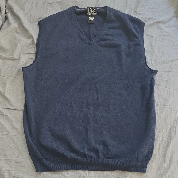 Jos. A. Bank Men's Navy V-Neck Sweater Vest - Picture 3 of 4